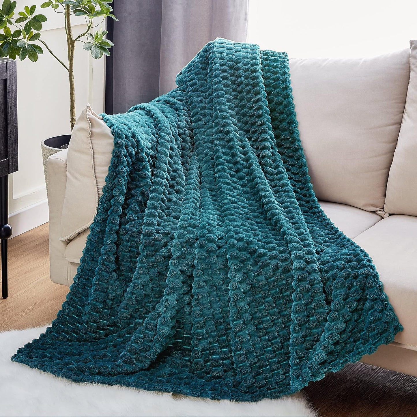 EXQ Home Fleece Throw Blanket for Couch or Bed - 3D Imitation Turtle Shell Jacquard Decorative Blankets - Cozy Soft Lightweight Fuzzy Flannel Blanket Suitable for All Seasons(50"×60",Beige)